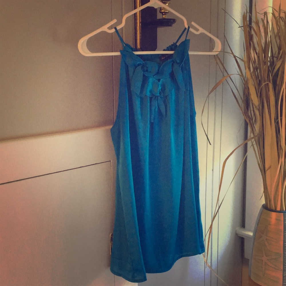 Women's Sleeveless Halter Neck Top